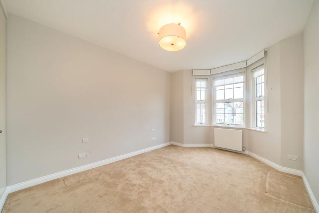 House in London, Cottenham Park, Raynes Park - View 5