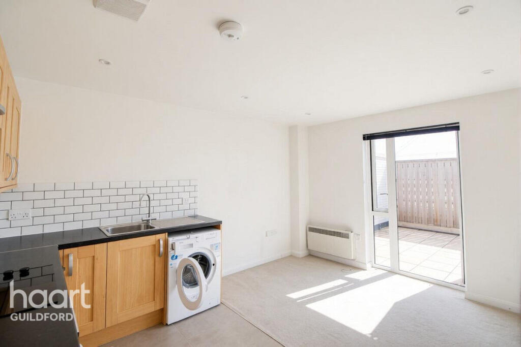 Apartment in Guildford, Surrey - View 2