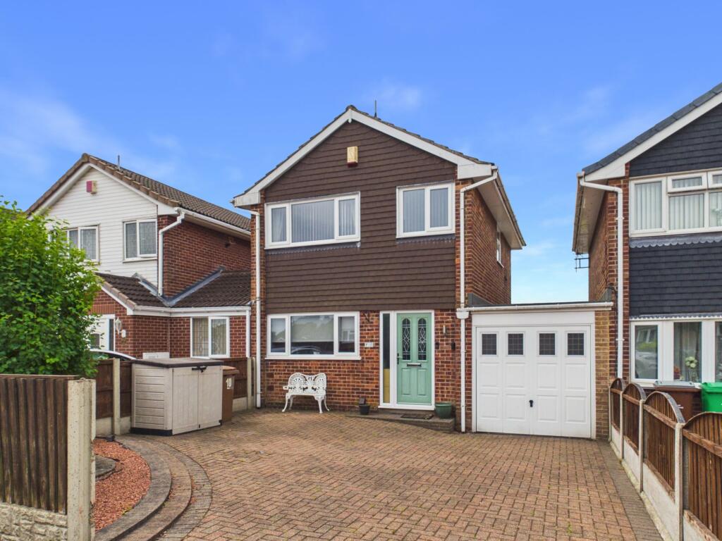 3-bed detached on Syke Road, Nottingham, £260,000