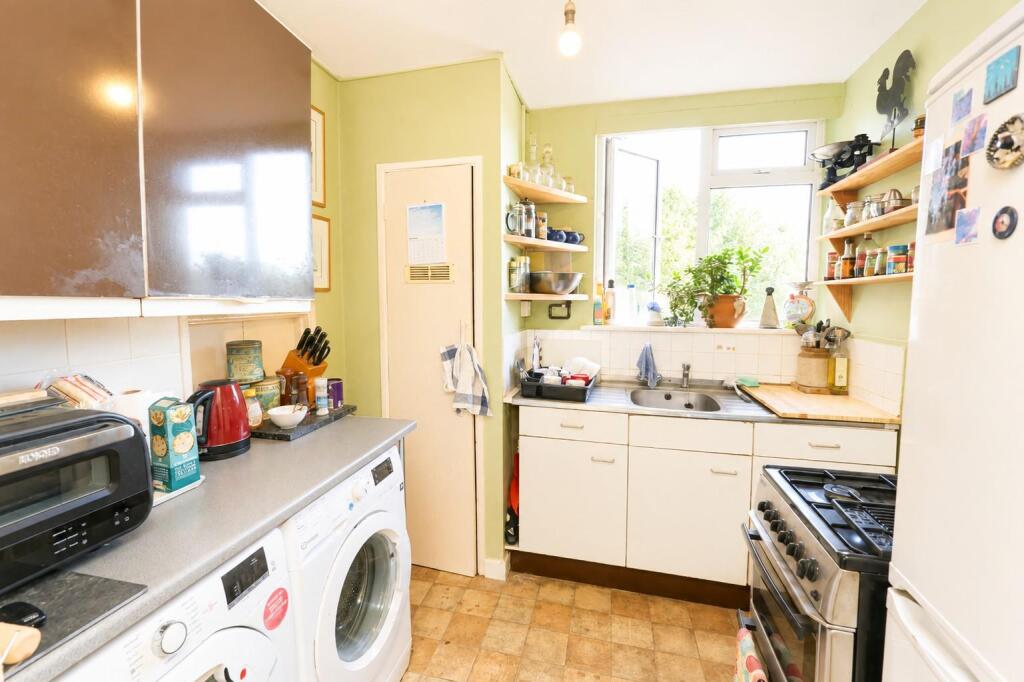 Apartment in Sevenoaks, Westerham - View 4