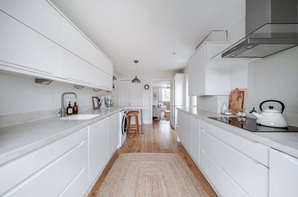 House in Gloucester - View 5