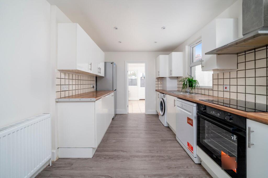 House in London - View 5