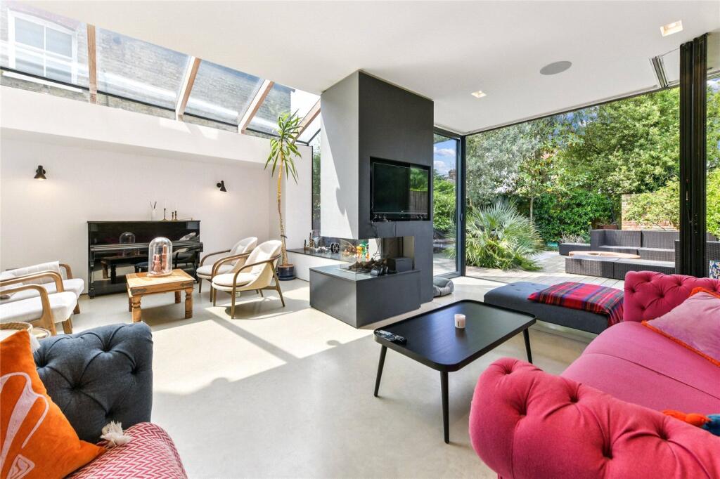 Main image of property: Rusthall Avenue, London, W4