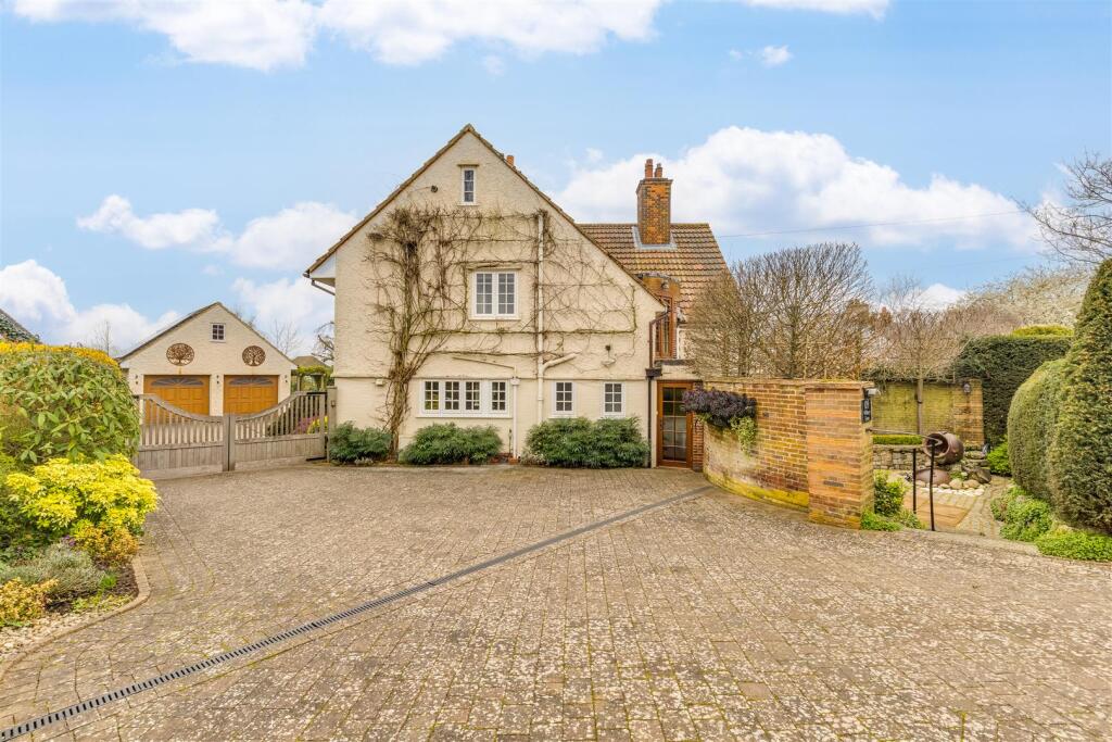 Main image of property: Wilbury Road, Letchworth Garden City