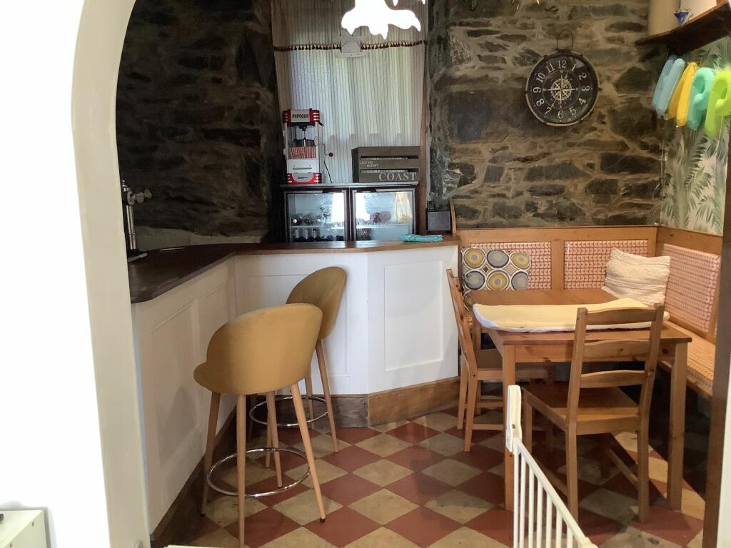 Bryn Teg Hotel, Kings Crescent, Barmouth, LL42 1RB photo 4
