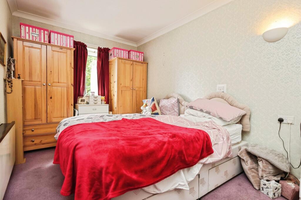 Apartment in Sutton Coldfield, Maney - View 5