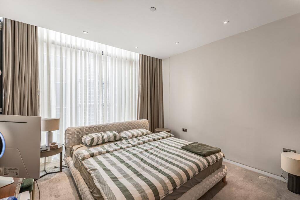 Apartment in London - More