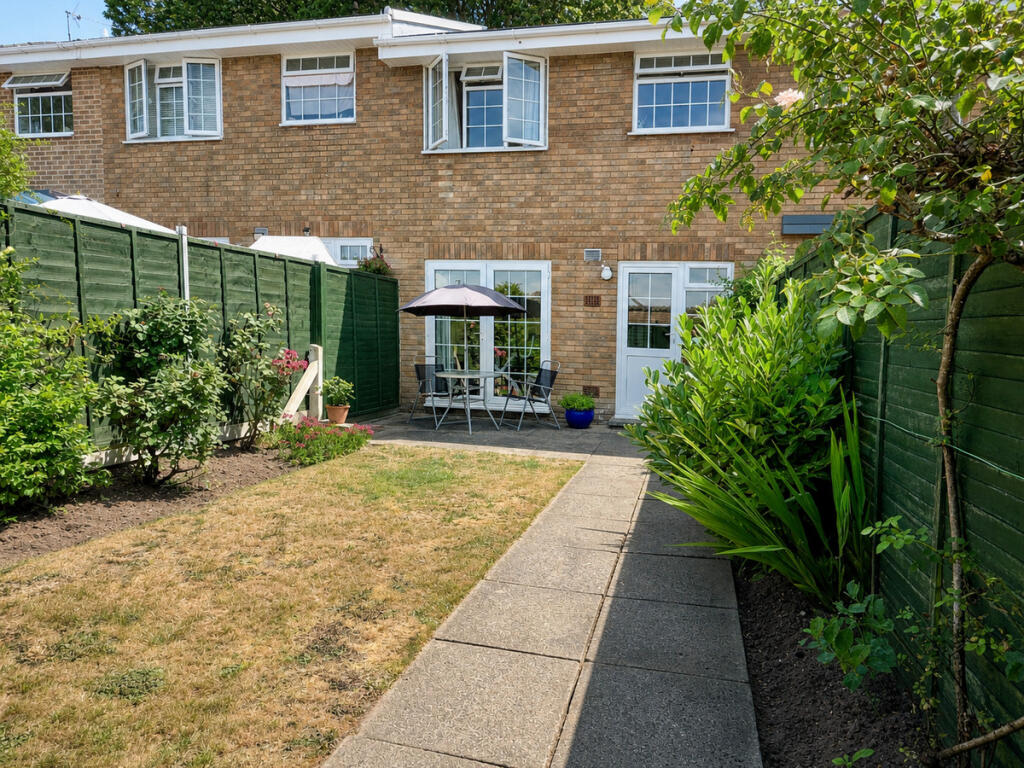 Warren Walk, Ferndown, BH22