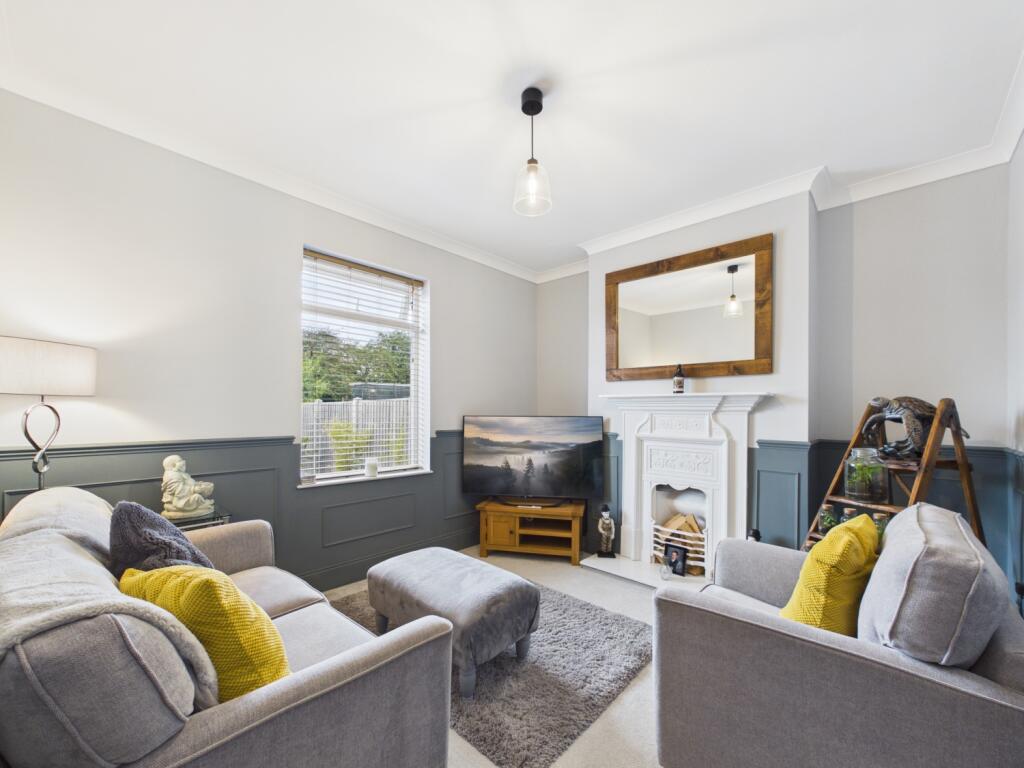 House in Chesterfield, Derbyshire - View 3