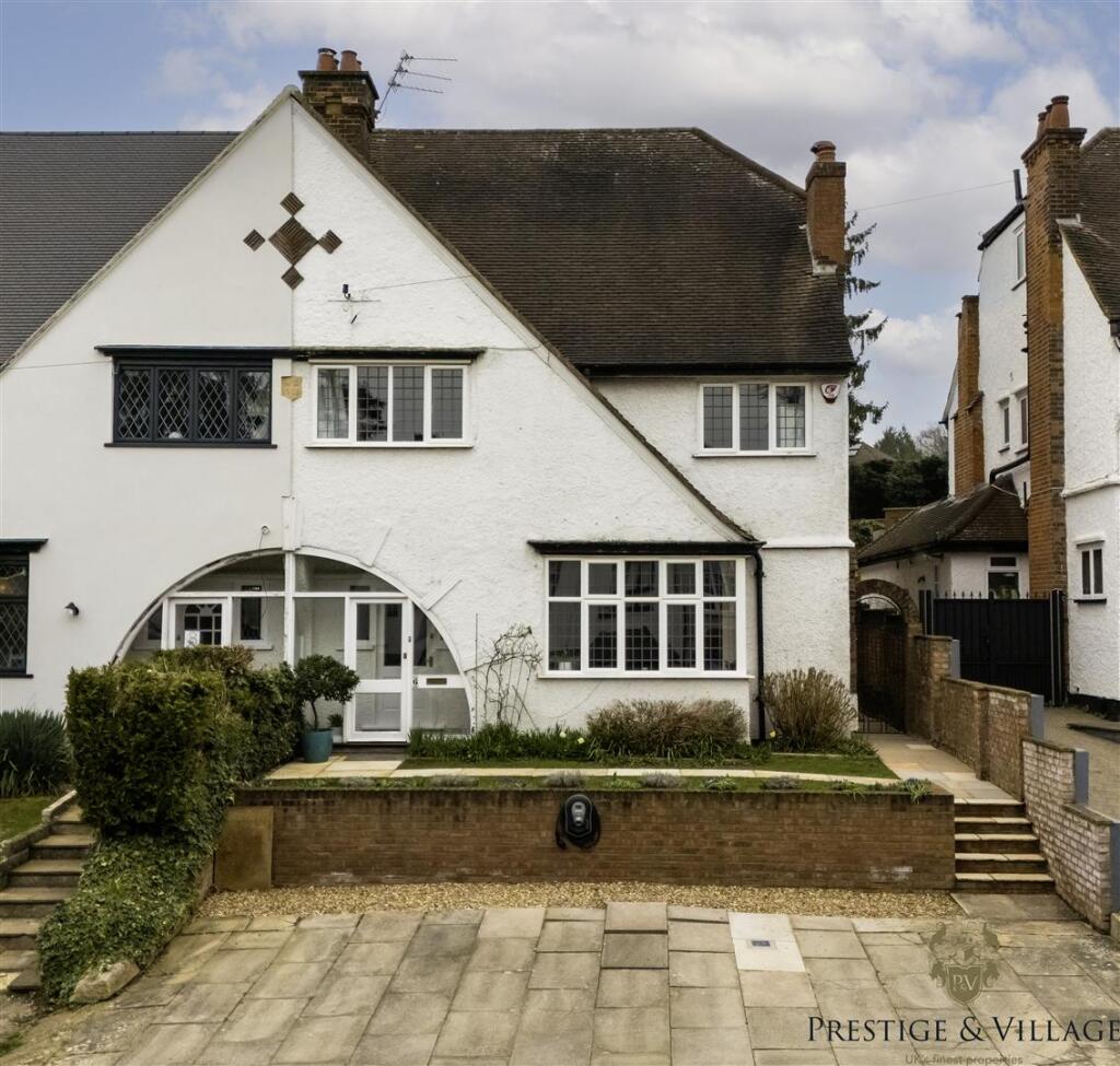 Main image of property: Radlett Park Road, Radlett