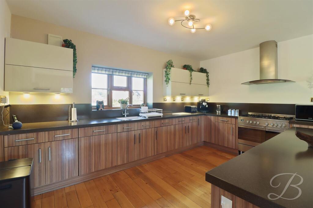 House in Gedling, Ravenshead - More
