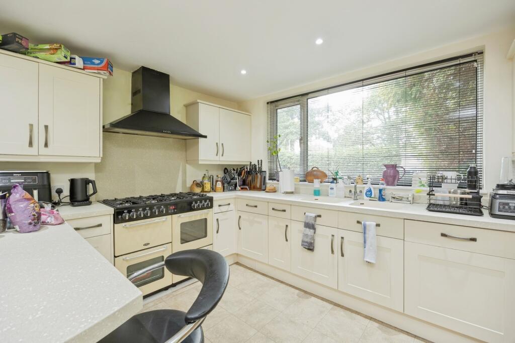 House in Tunbridge Wells, Kent - View 4