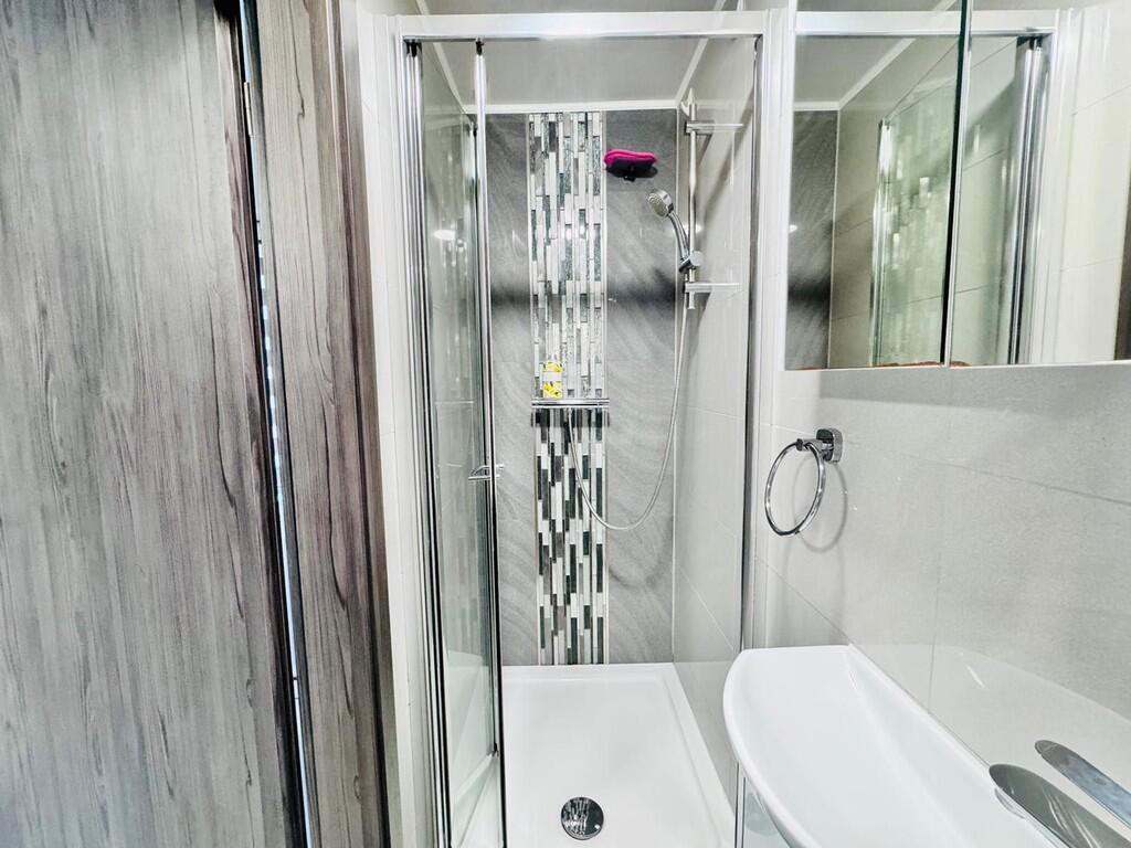 Apartment in Harrow - View 5
