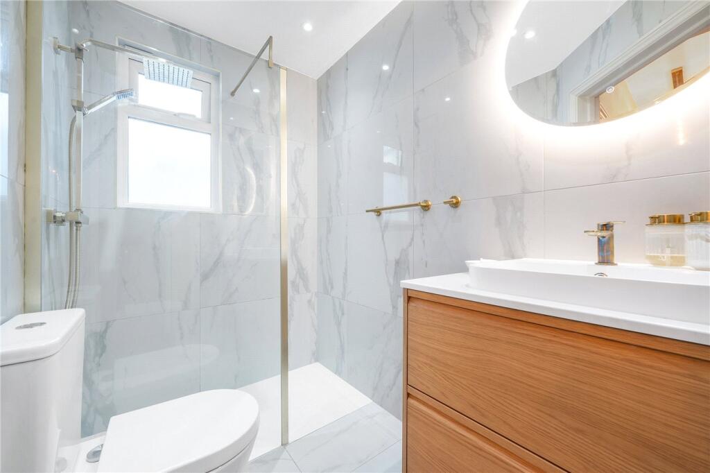 Apartment in London - View 5