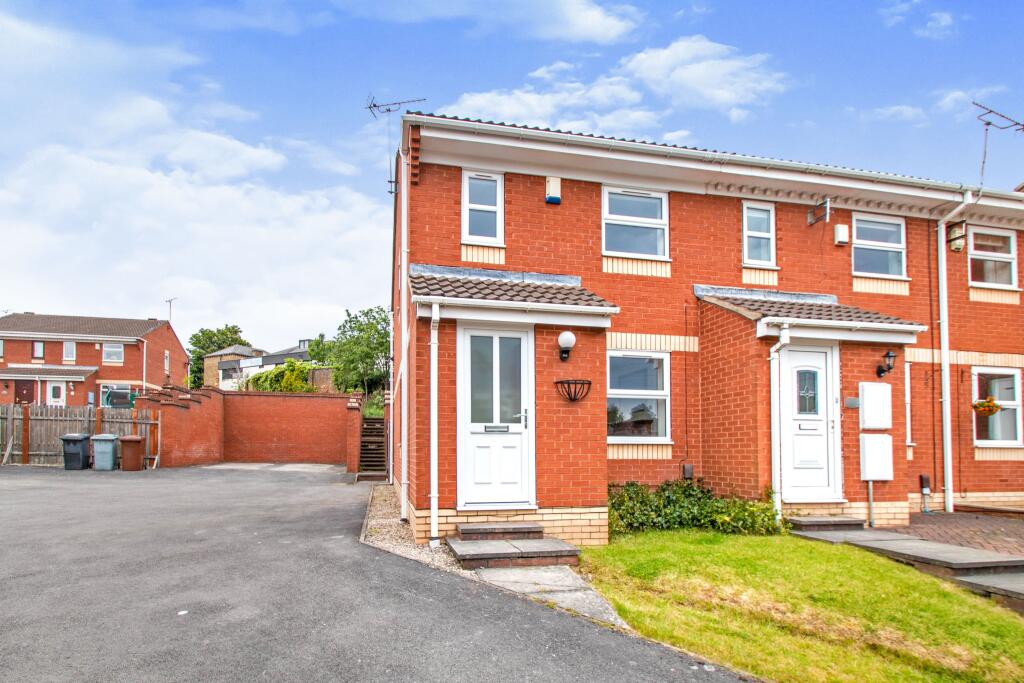 Main image of property: Laneside Gardens, Morley, Leeds, LS27