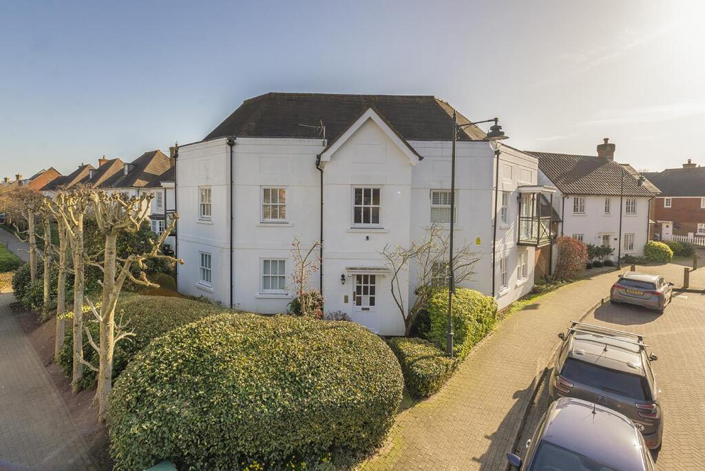 Main image of property: Fortune Way, Kings Hill, ME19 4ET