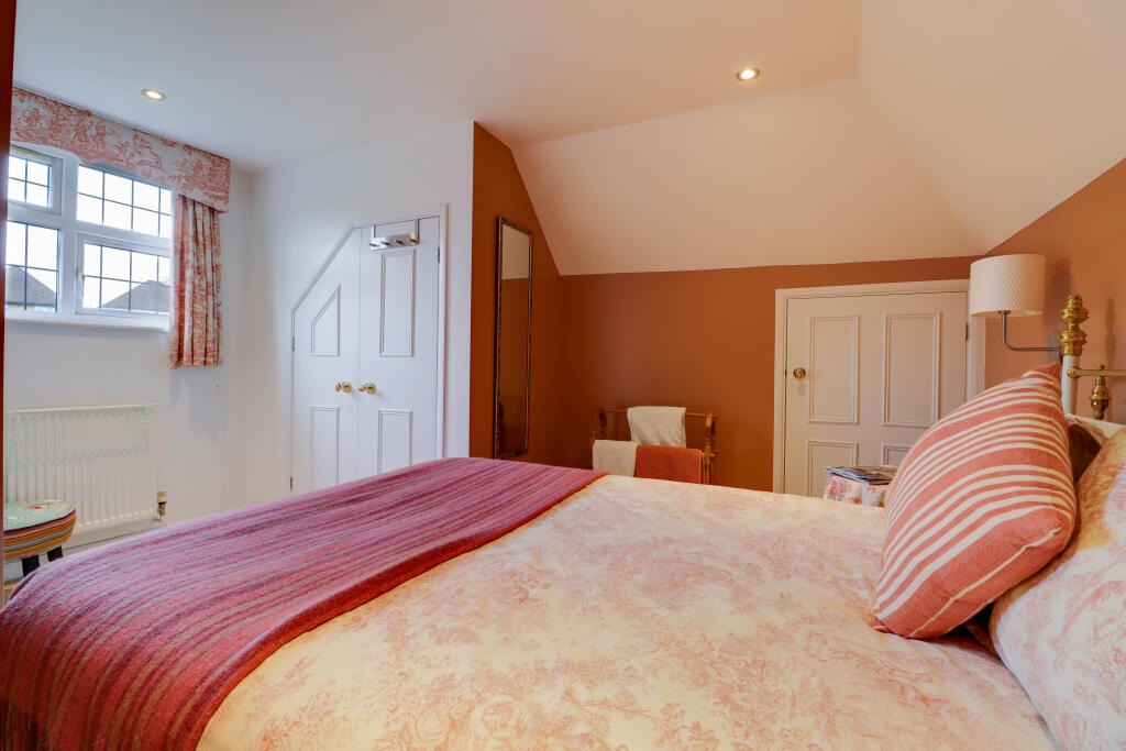 Additional image 14 of Meadow Walk, Harpenden, AL5