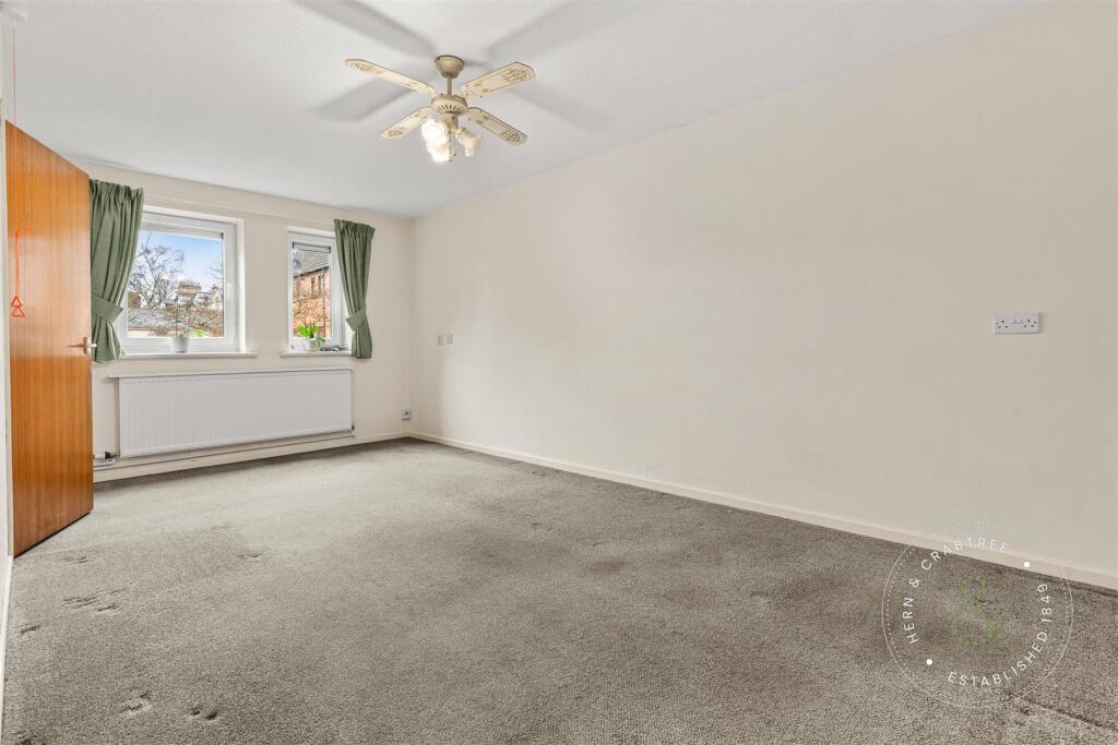Apartment in Cardiff, Roath - View 3