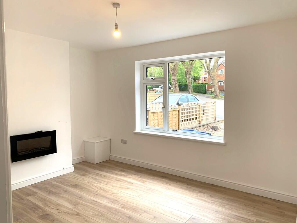Ash Grove, Silverdale, Newcastle, ST5 6JX photo 2