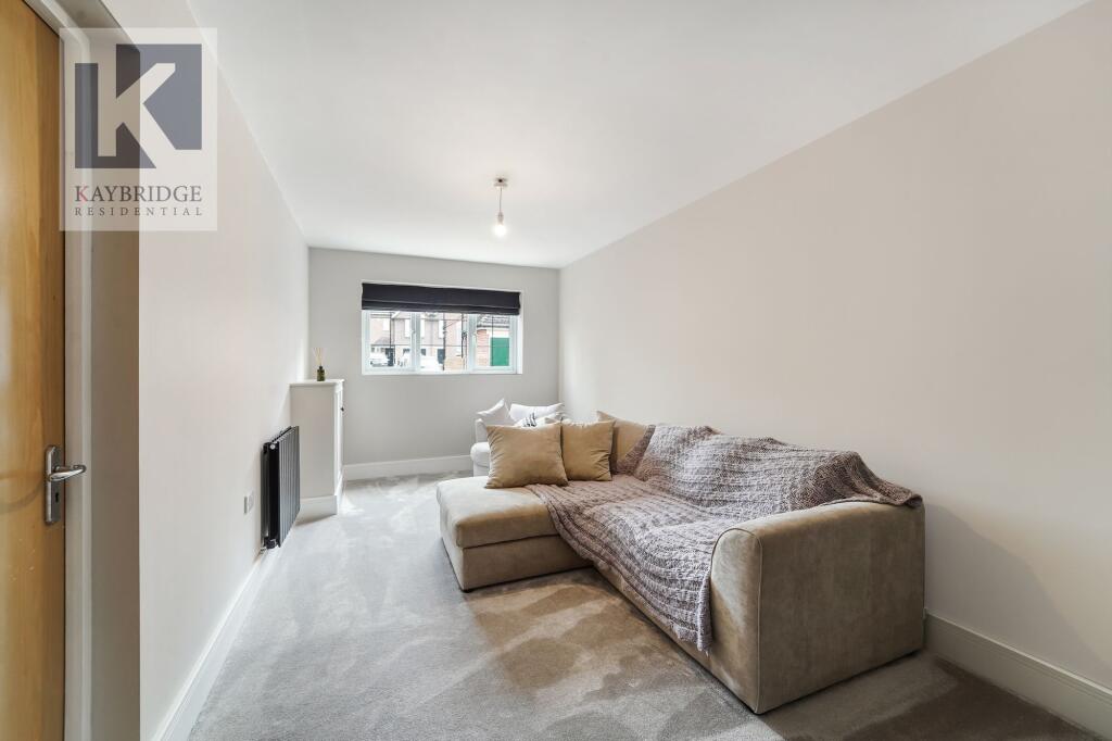 Poplar Close, Epsom, KT17 - View 4