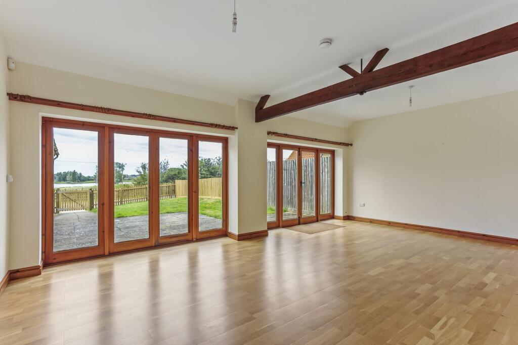 House in Northampton - View 3