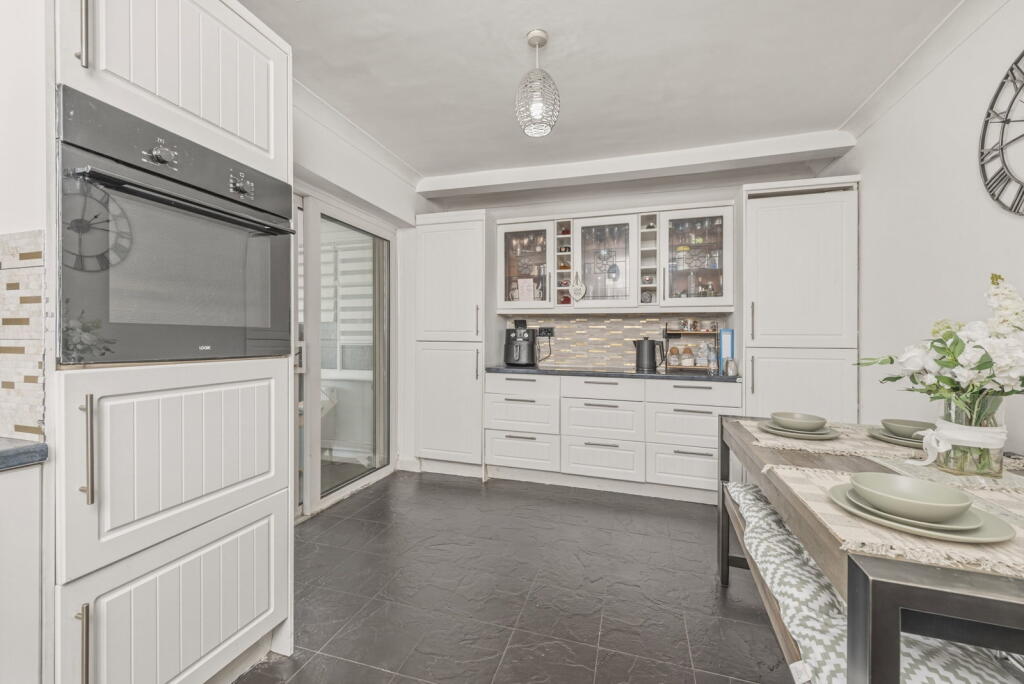 House in Leeds, West Yorkshire - View 3