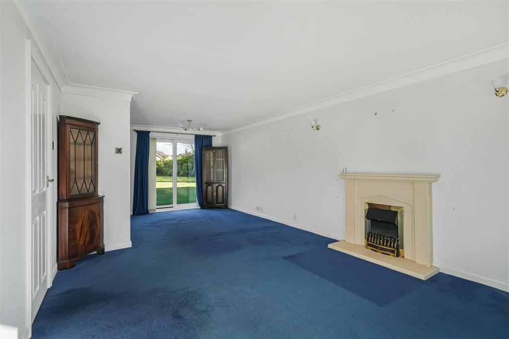 Tranfield Close, Guiseley, Leeds photo 4