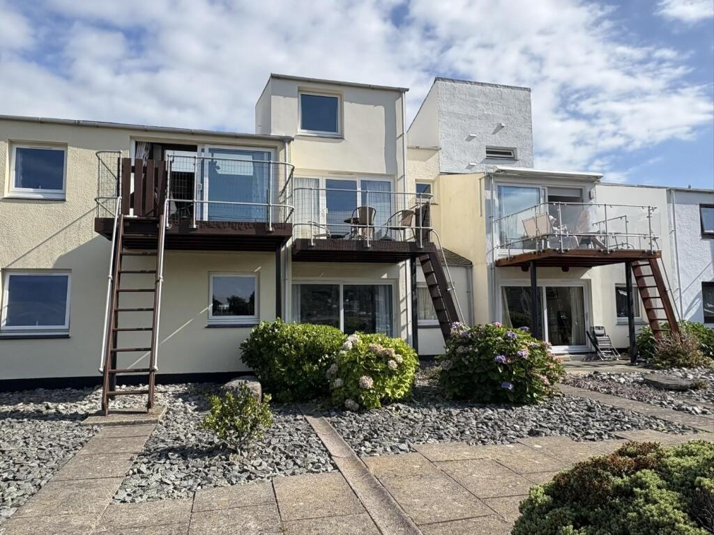 1-bed flat on South Snowdon Wharf, Porthmadog, £130,000