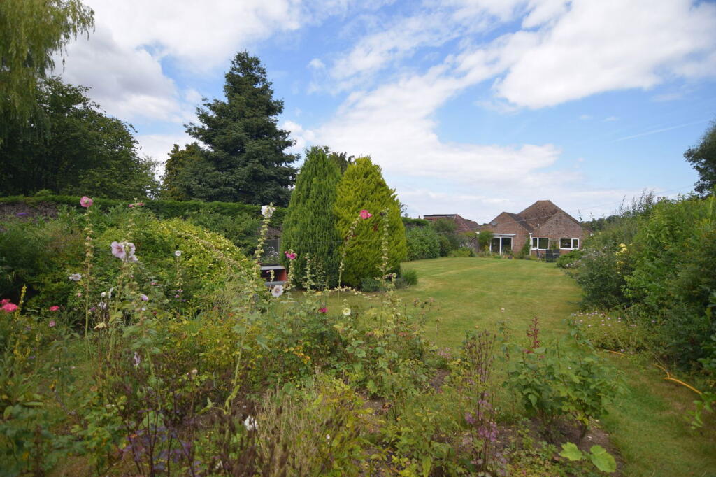 Grimston Road, South Wootton photo 3