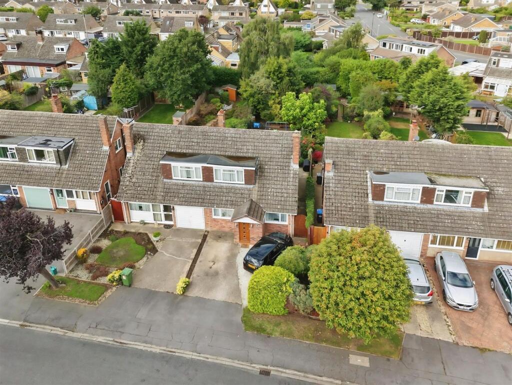 Wolsey Road, Woodlands Estate, Rugby photo 2