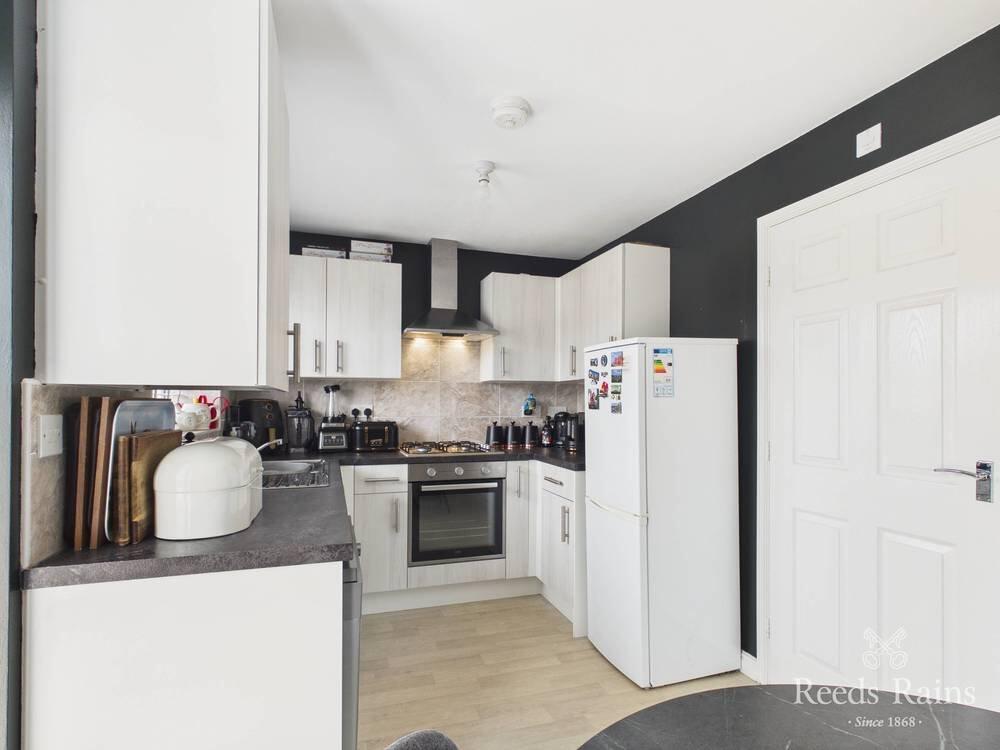 Queensbury Grove, Middlesbrough, North Yorkshire, TS5 photo 4