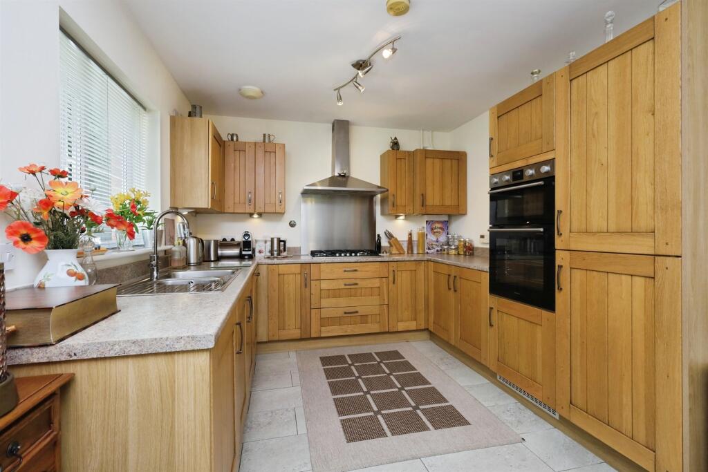 House in Wealden, Roebuck Park, Hellingly - View 6