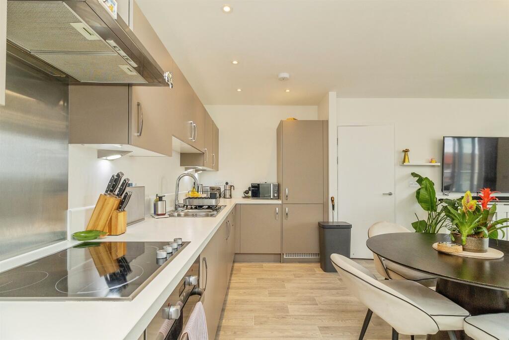 Fen Street, Brooklands, MILTON KEYNES photo 3