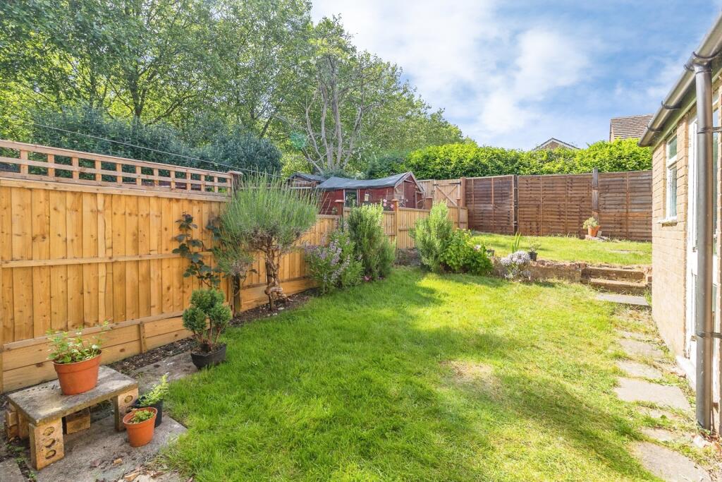 House in Milton Keynes, Great Linford - View 2