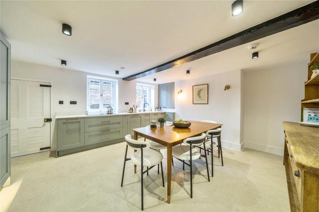 House in London - View 5