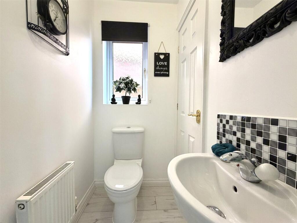 House in Prenton, Liverpool City Region - View 4