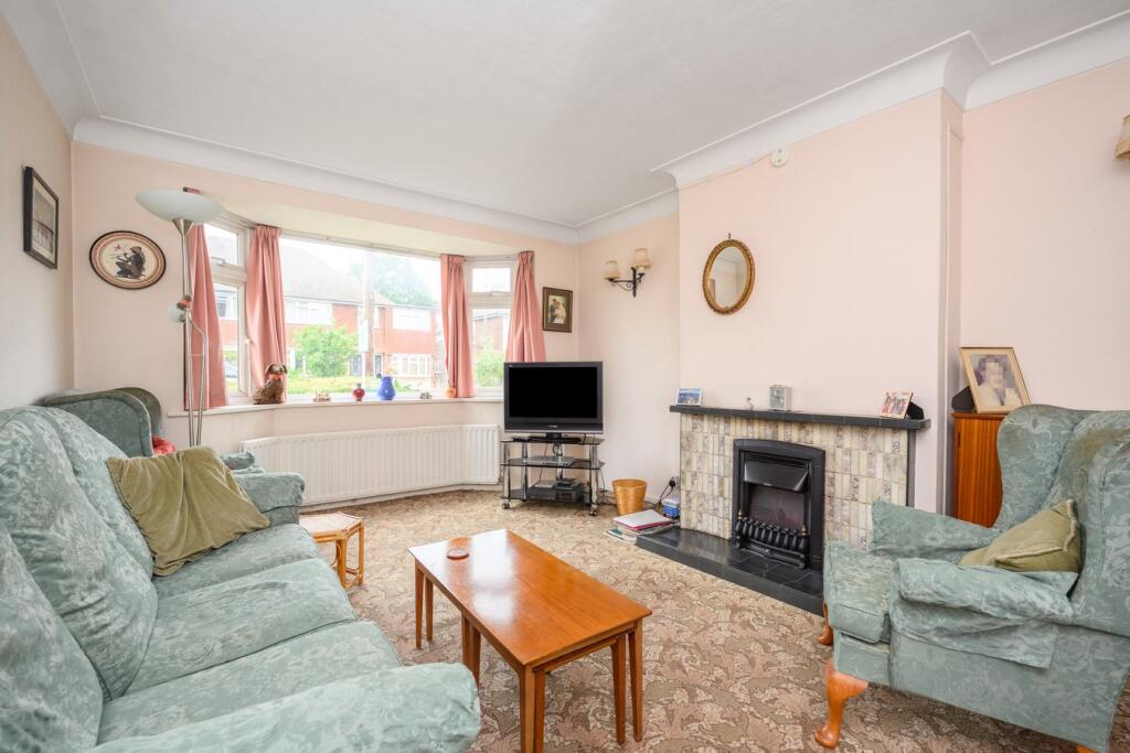 York Gardens, Walton On Thames, KT12 photo 3