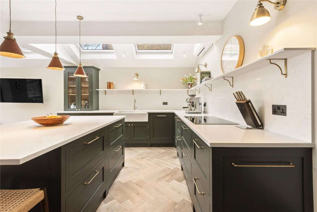 Apartment in London - View 5