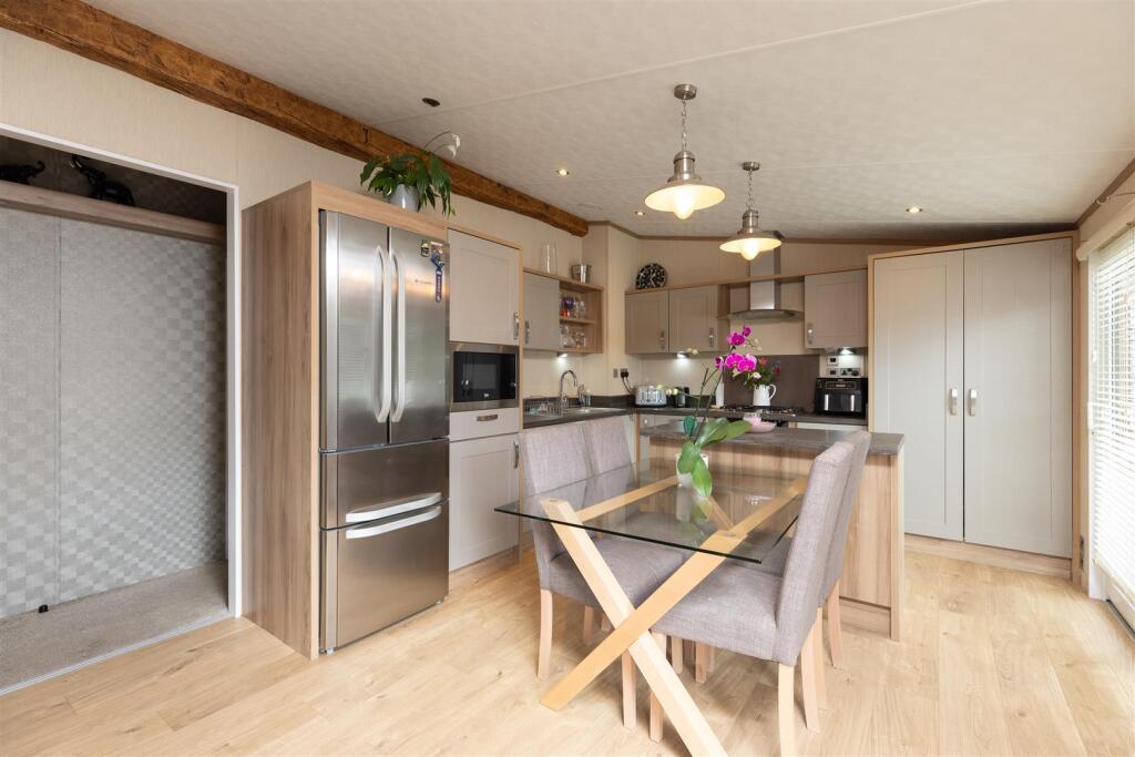 House in Perth - View 3