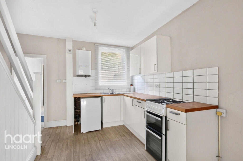 House in Lincoln, New Boultham - More