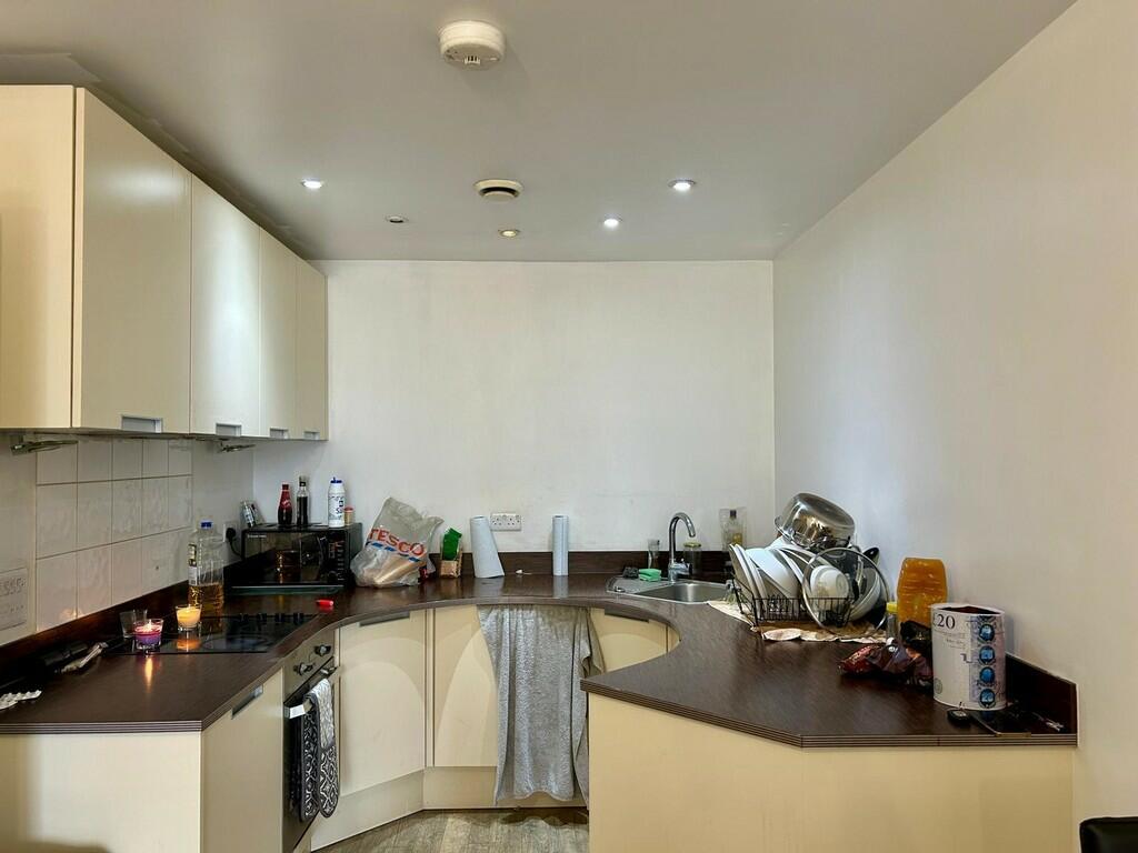 Apartment in Birmingham, West Midlands - View 3