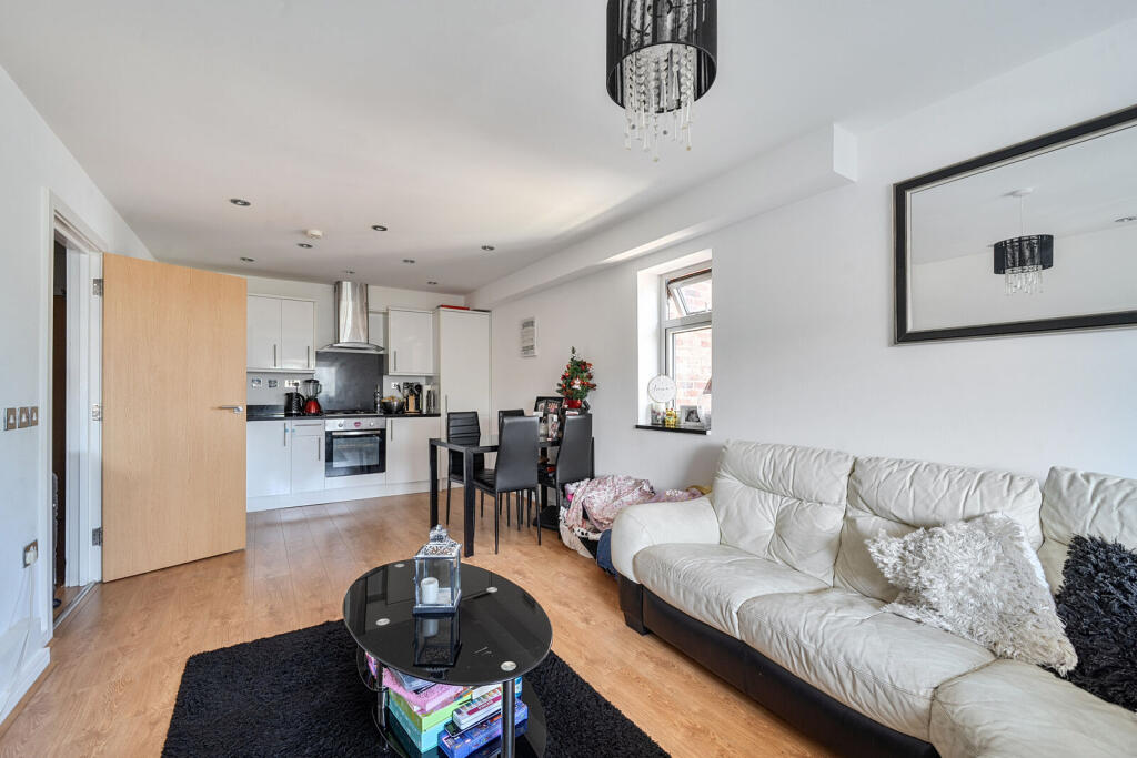 Apartment in London - View 3