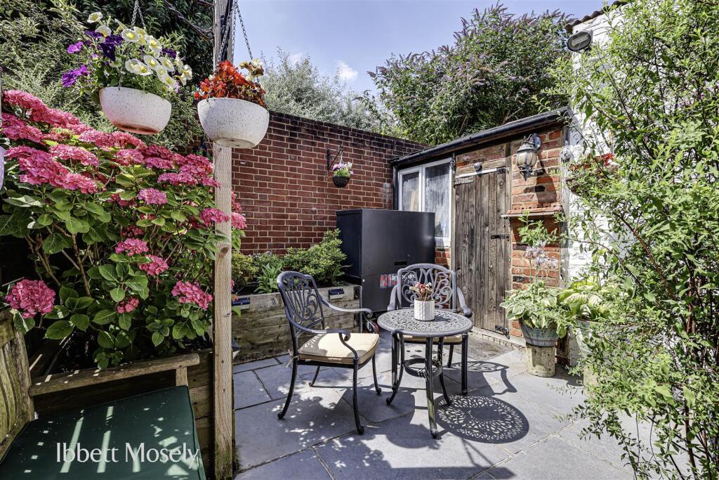 Main image of property: Chart Lane, Brasted