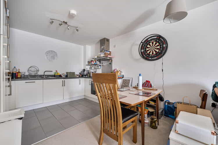 Apartment in Northampton - View 4