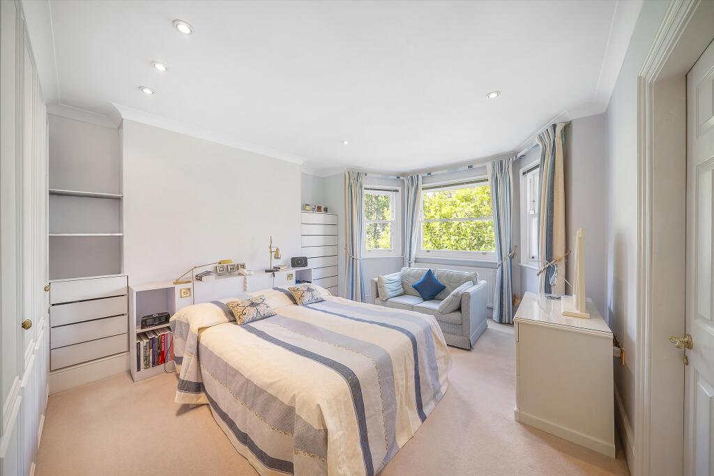 House in London, Brompton - More