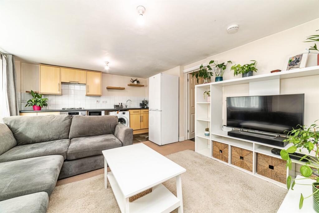 Apartment in Basingstoke and Deane, Basingstoke - View 4