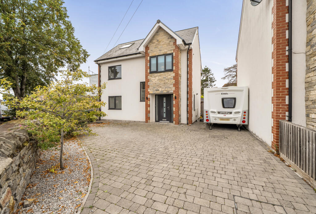 House in Bristol, Longwell Green, Oldland