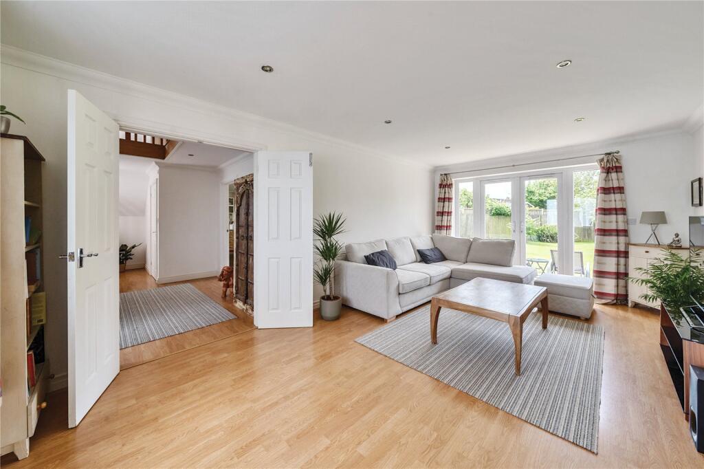 Cowley Close, Benhall, Cheltenham, GL51 - View 2