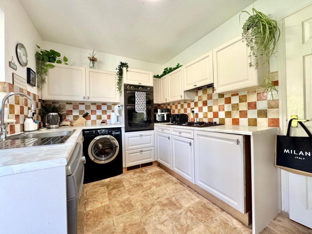 Woodlands, Cefnllys Lane, Llandrindod Wells, Powys photo 3