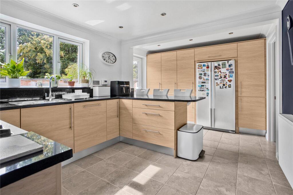 House in Surrey Heath, West End - View 3